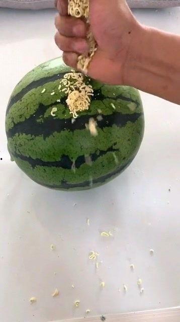 江西妻子吃瓜,揭秘背后的真相与反思